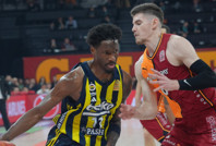 Potadaki derbi Fenerbahçe'nin: Galatasaray'a deplasmanda 14 sayı fark!