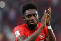 Bayern'den Davies'e servet: 'Gitme kal bu şehirde'