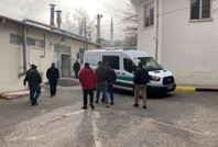 Kız meselesi kavgasında sırtından bıçaklayarak öldürdü