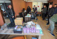 Kargo bürosu, sahte ürün deposu çıktı: İçinde yok yok!