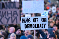 Rusya'yla yakınlaşmanın bedeli: Slovakya'da halk sokakta