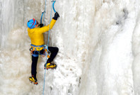 Kars’ta yeni adrenalin rotası! Donan şelaleye dağcı akını