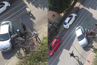 Kendisini bıçaklayan eski kocasını linç edilmekten kurtardı