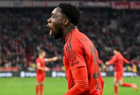 Real Madrid’e kötü haber: Davies Bayern Münih’te kaldı