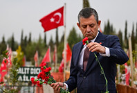 Özgür Özel: 10 depremzededen 7'si hâlâ konteynerde