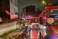 Beyoğlu'nda gecekondu yandı