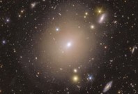 Euclid'in objektifinden: İşte Einstein halkası
