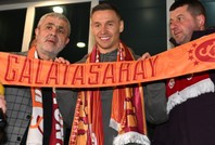 Galatasaray'da 33 yıl sonra bir ilk! Frankowski resmen 'Aslan' oldu