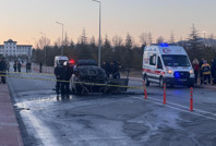 Oksijen tüpü faciası: Yanan araçta can verdiler