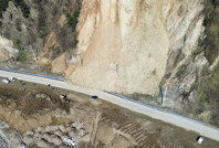 Düzce'de heyelan: 5 köyü birbirine bağlayan yol kapandı