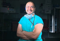 Ameliyat ettiği hastası tarafından bıçaklandı