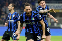 Inter'den tarihi geri dönüş! Hakan Çalhanoğlu gol attı, skor 2-0'dan 3-2'ye döndü
