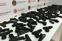 Limanda durdurulan TIR'dan cephanelik çıktı