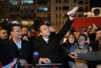 Bornova Belediye Başkanı diplomasını yaktı