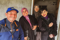 Sanatçı Aydilge, Yaren Leylek ve Adem amcayı ziyaret etti