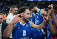 Anadolu Efes, Baskonia'yı farklı geçti: Gözünü Play-off'a dikti