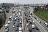 Bayram tatili göçü başladı, İstanbul'da trafik kilitlendi