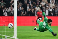 Beşiktaş'ta günah keçisi: Taraftar yuhaladı!