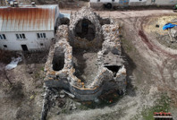 Tarihi kiliseyi talan ettiler