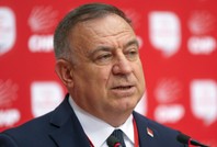 CHP'li Zeybek'ten sert ifadeler: Arsızca salyalarınızı saçıyorsunuz