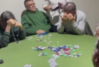 Kumar baskınında tuhaf sözler: 'Ellerini masadan çek', 'Kimliğini göster'