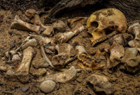 Kan donduran tarife: Facebook'ta insan kemikleri satmışlar