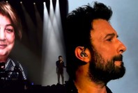 Tarkan kaybettiği annesini sahneden andı! Gözyaşlarına hakim olamadı
