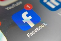 Facebook'a talimat: Üç yabancıya erişim engeli