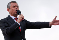 Özel'den 'intikam' sözleri: Ailemize el uzatma, o elini kırarız