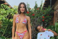 Sosyetik güzelin kızıyla pozları tepki topladı