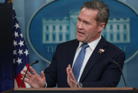 Skandalın başrolüydü: Trump’ın en yakını görevini bırakıyor