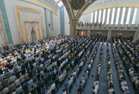 Diyanet'ten zina hutbesi: Dizi, film, tiyatro, internet siteleri, flört...