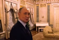 Putin, Kremlin'deki lüks dairesinin içini gösterdi