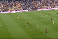 Derbide akılalmaz hata: Beşiktaş'a golü hediye etti