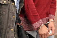 Anaokulu öğrencileriyle uygunsuz görüntüler çeken kız gözaltında