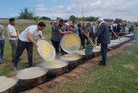 80 yıllık gelenek için akın ettiler: Uzun kuyruklar oluştu