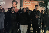 Zevk için dehşeti yaşattı: Paket getiren kuryeyi delik deşik etti