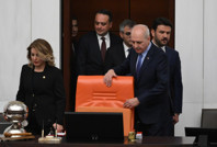 AKP'ye son dakika golü Meclis'i karıştırdı