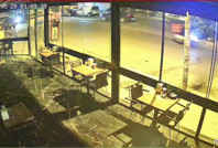 Kuzeninin dükkanına kurşun yağdırdı