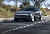 Tesla kapı kollarını yeniden tasarlayacak