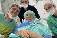 Yeşilçam'ın usta ismi ameliyat masasından poz verdi