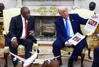 Trump’ın gösterdiği fotoğraf başka ülkeden çıktı