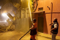 İstanbul'da iki katlı metruk bina çöktü