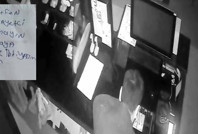 'Lütfen şikayetçi olmayın, paraya ihtiyacım var' yazılı not bırakmıştı: Yakalandı