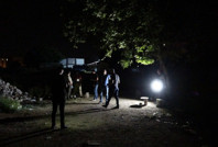 Oğlunu boş arazide katletti, eve gidip bekledi