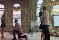 Milli futbolcu Samet Akaydın, oyuncu Hazal Çağlar'a evlenme teklif etti