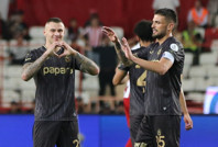 Fatih Tekke, Emre Belözoğlu'nu devirdi