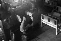 Tost yiyip portakal suyu içtiği büfeye bu kez soygun için gitti