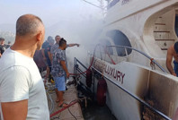 Antalya'da lüks tekne yandı