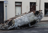 Barışçıl başlayan protestolar kasabayı bu hale getirdi